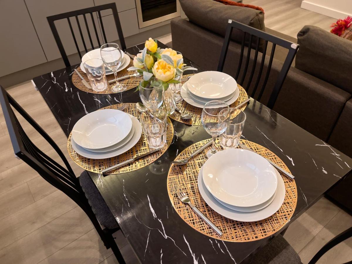 Lovely 2 Double Bedroom Flat With Free Parking - At The Atrium Mk Milton Keynes Luaran gambar