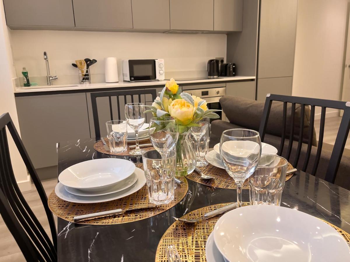 Lovely 2 Double Bedroom Flat With Free Parking - At The Atrium Mk Milton Keynes Luaran gambar