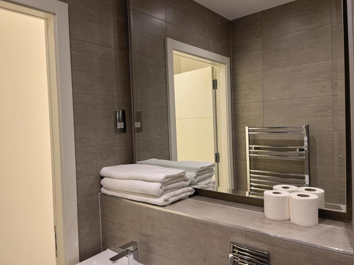Lovely 2 Double Bedroom Flat With Free Parking - At The Atrium Mk Milton Keynes Luaran gambar