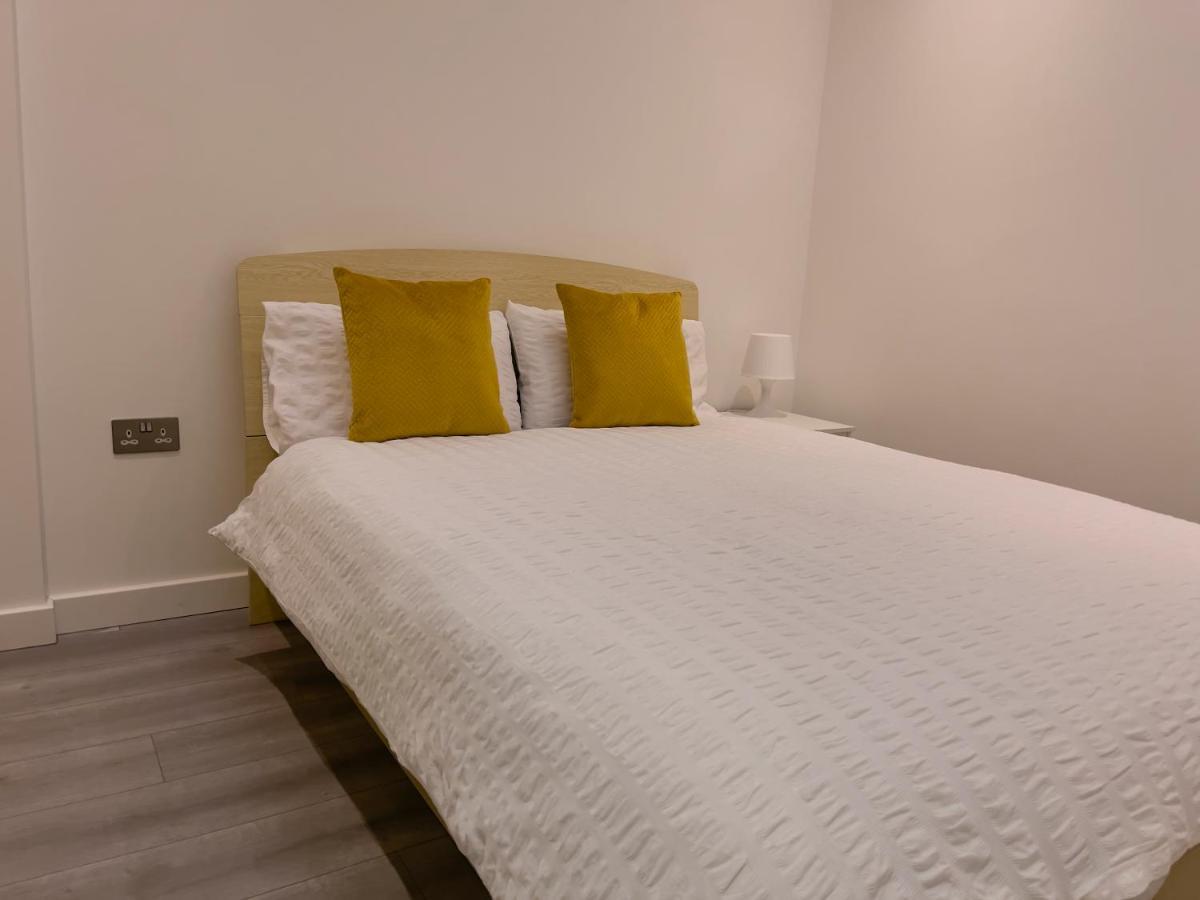 Lovely 2 Double Bedroom Flat With Free Parking - At The Atrium Mk Milton Keynes Luaran gambar